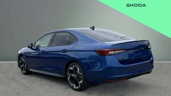 Skoda Superb 1.5 TSI e-TEC Sportline 5dr DSG Petrol Hatchback - Image 3